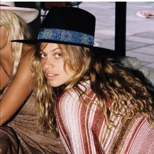 Benson tri zodiac hat